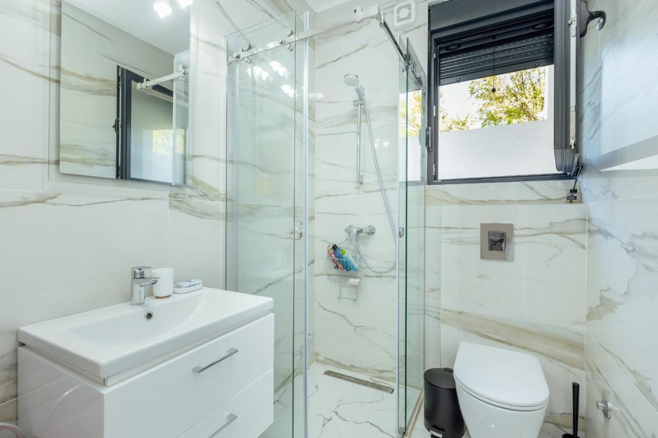 Miracle Apartment โกตอร์ ภายนอก รูปภาพ