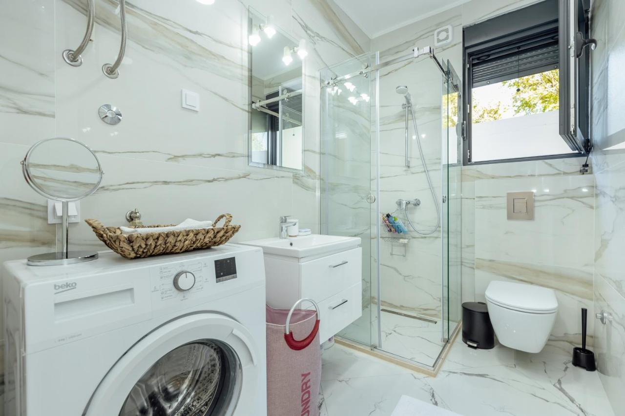 Miracle Apartment โกตอร์ ภายนอก รูปภาพ